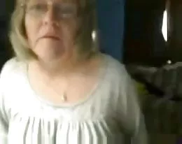 54 jaar rondborstige oma, homealone Vingeren
